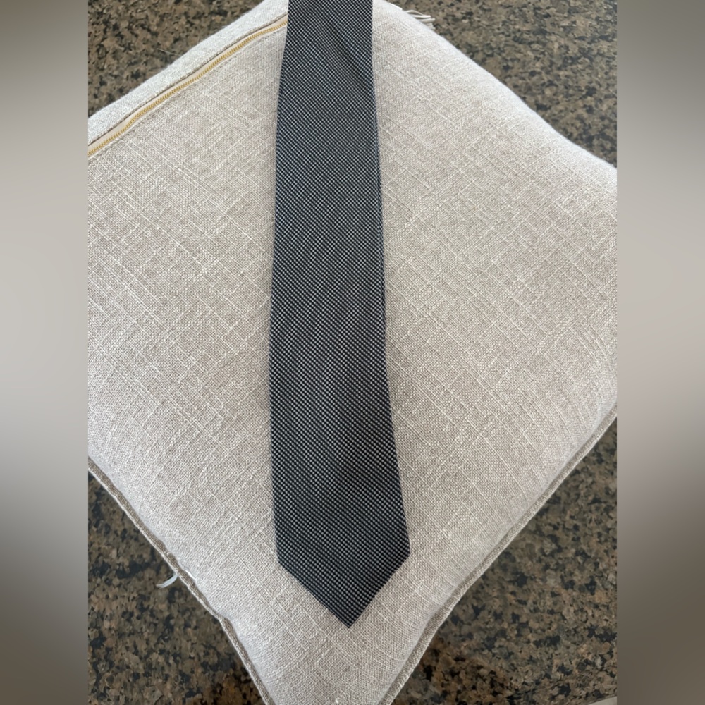 Calvin Klein dotted Men’s silk tie Striped Black white